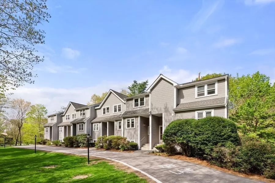 18 Summerville Rd #C-18, Foxboro, MA 02035