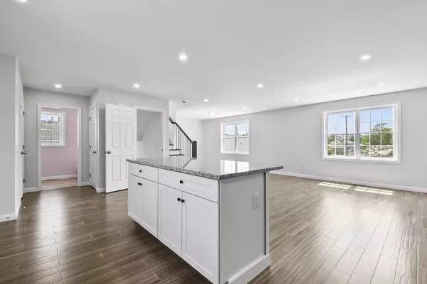 Fall River, MA 02721,1 Lawrence #A