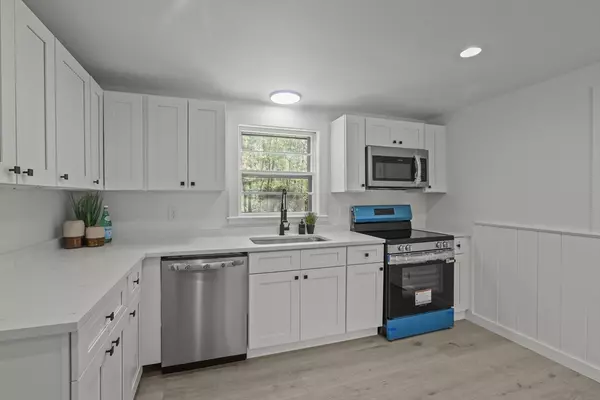 Medway, MA 02053,172 Holliston St