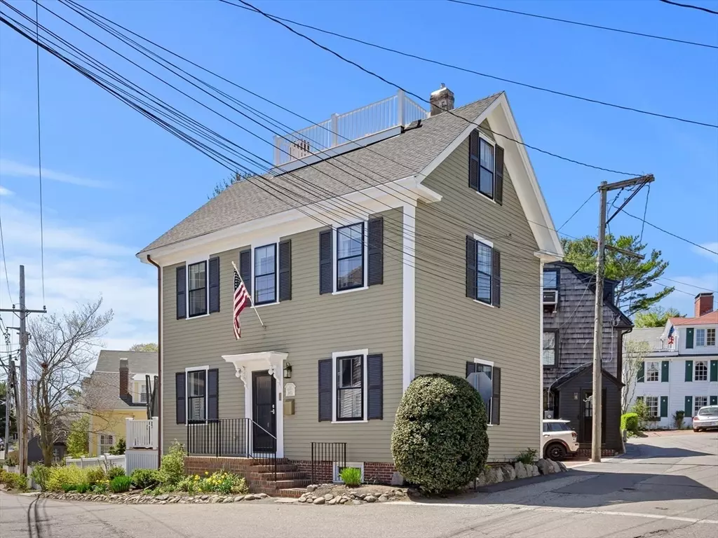 Marblehead, MA 01945,1 Gregory St