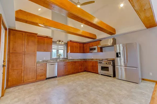 Charlton, MA 01507,171 Sunset Dr