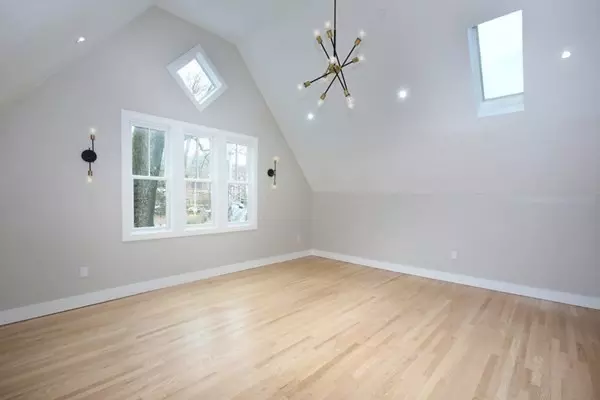 15 Lanark Rd #4, Brookline, MA 02445