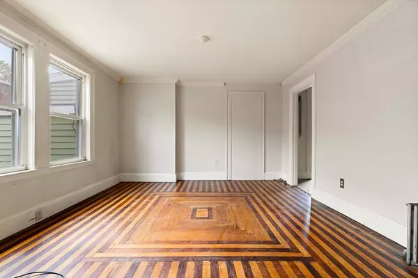 Malden, MA 02148,322-324 Pearl Street