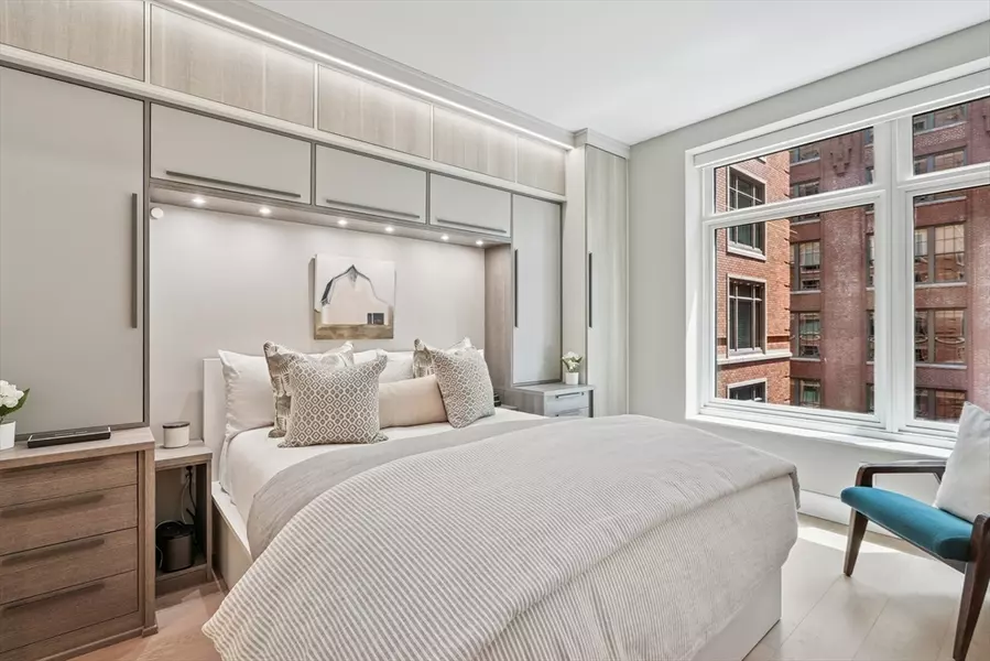 100 Lovejoy Wharf #5N, Boston, MA 02114
