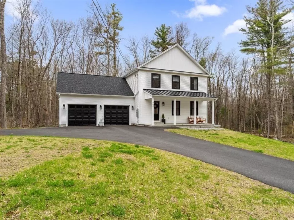 Phillipston, MA 01331,560 Queen Lake Rd