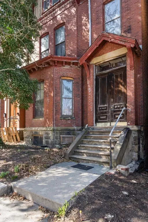 Brookline, MA 02445,129 Walnut St