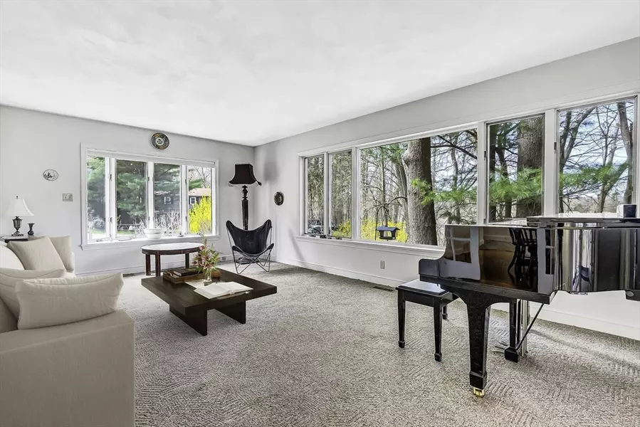 35 Wallace Road, Wayland, MA 01778