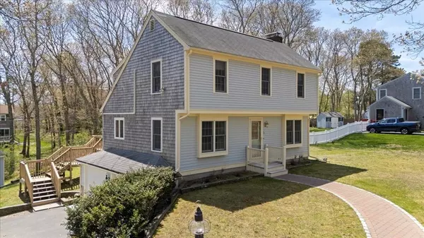 111 Snake Pond Rd, Sandwich, MA 02644