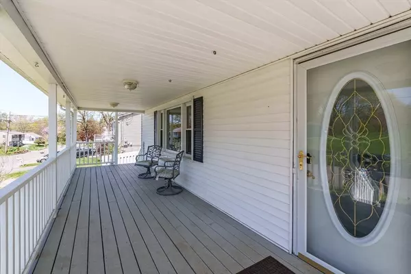 Chicopee, MA 01020,48 Laclede Ave