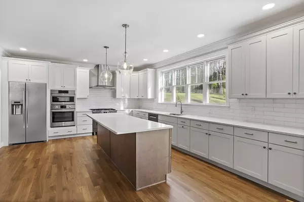 Westford, MA 01886,3 Colonel Rolls Dr