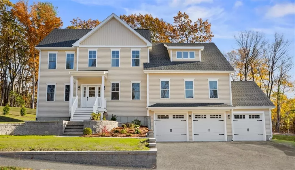 3 Colonel Rolls Dr, Westford, MA 01886