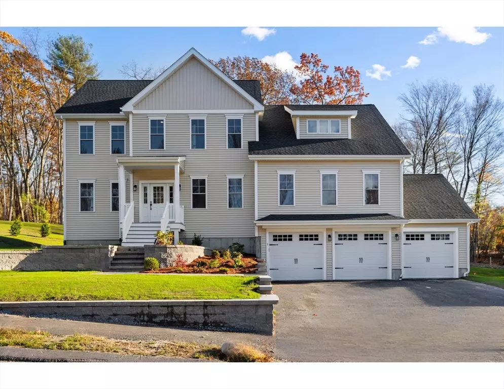 Westford, MA 01886,3 Colonel Rolls Dr