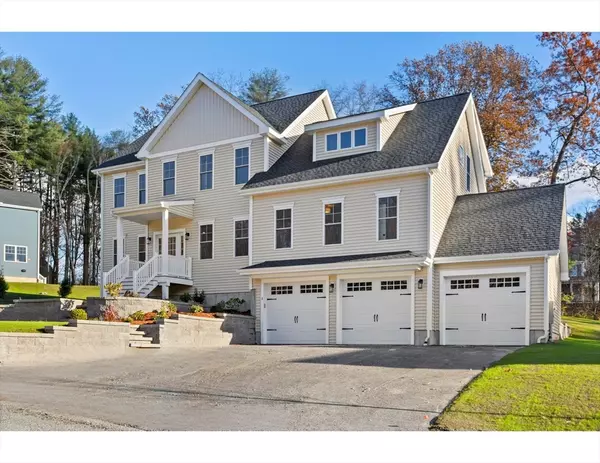 3 Colonel Rolls Dr, Westford, MA 01886