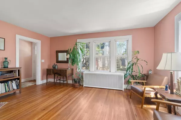 Brookline, MA 02445,9 Searle Ave