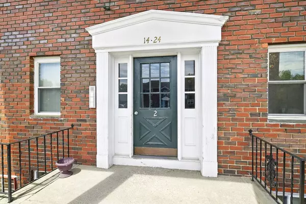 Agawam, MA 01001,20 Regency Park Drive #20