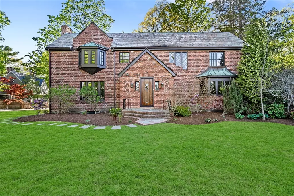 Newton, MA 02467,533 Hammond St