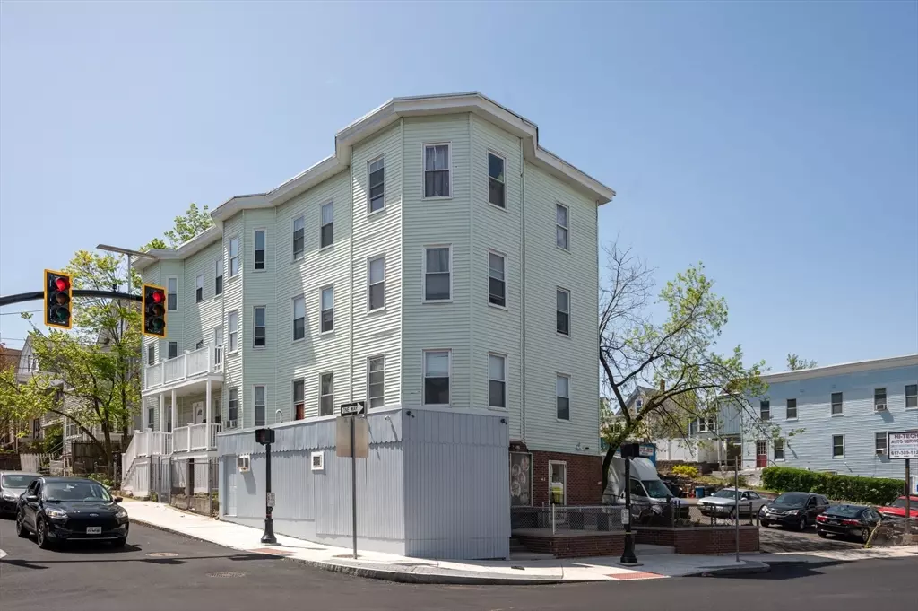 Everett, MA 02149,412-414 Ferry Street