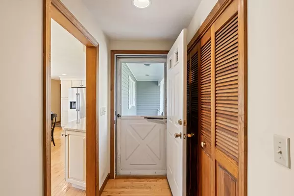 Falmouth, MA 02536,12 Pine Cone Ln