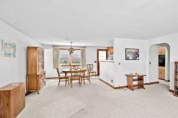 Canton, MA 02021,57 Birchcroft Rd