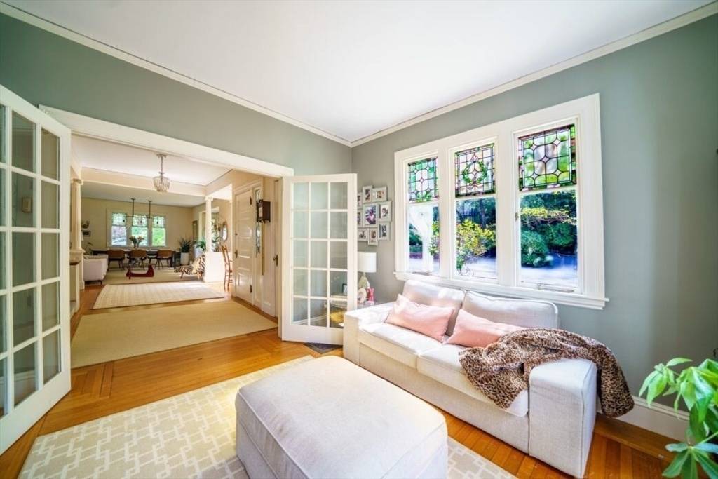 Newton, MA 02460,36 Dexter Rd