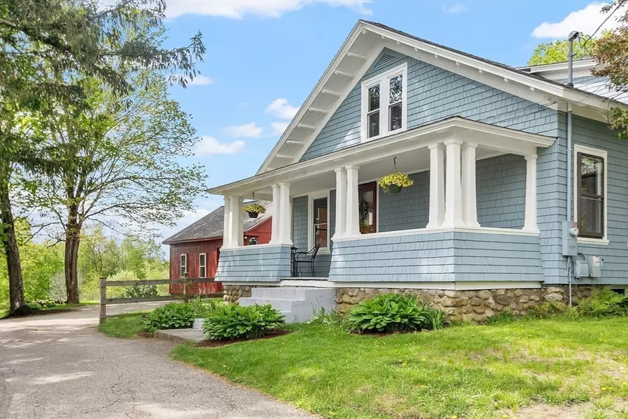 49 Maple St, Oakham, MA 01068