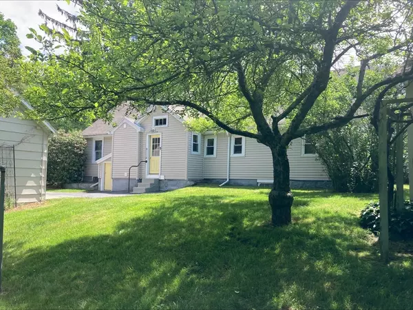 Uxbridge, MA 01569,50 Granite St