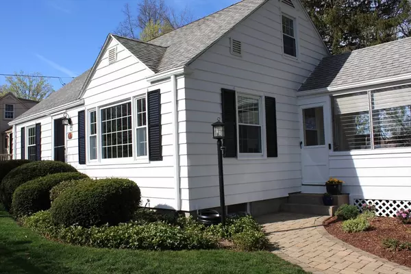 East Longmeadow, MA 01028,9 Knollwood Dr