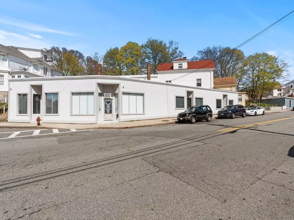 Fall River, MA 02723,1792 Pleasant Street