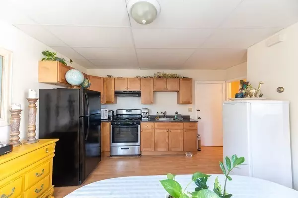 Somerville, MA 02143,202 Washington St #1F