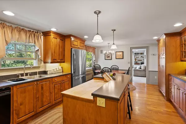 Acton, MA 01720,53 Woodbury Ln