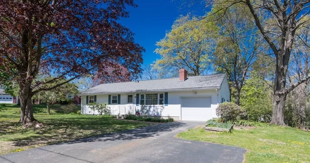 Hadley, MA 01035,16 Highland Circle