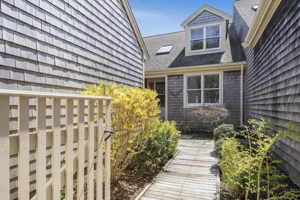 Yarmouth, MA 02675,3 Pine Grv #3