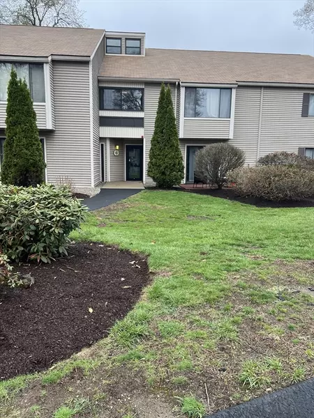 6 Thayer Pond Dr #12, Oxford, MA 01537