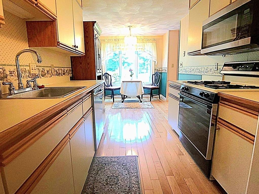 Haverhill, MA 01830,15 Iris Way #27