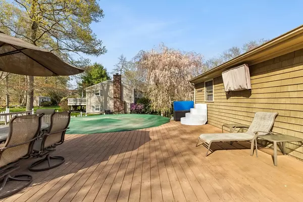 Swansea, MA 02777,710 Sharps Lot Rd