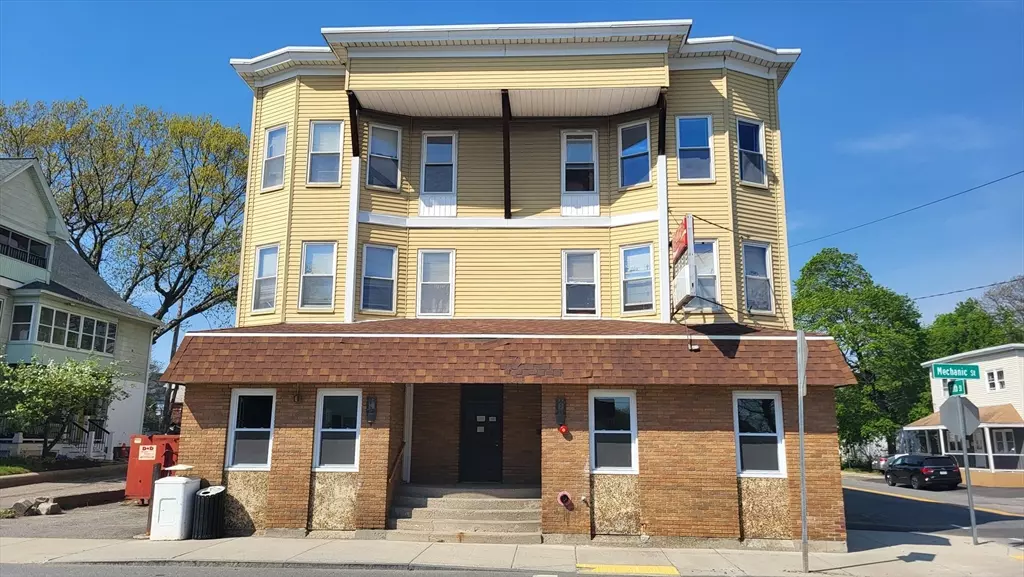 Leominster, MA 01453,218 Mechanic Street #1 Rear