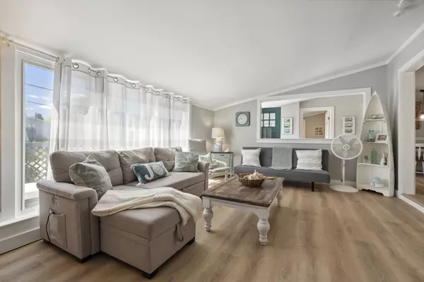 Newbury, MA 01951,3 Riverside Drive