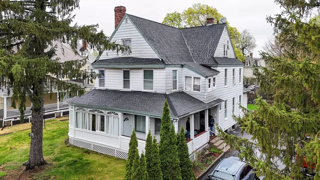 36 May St, Worcester, MA 01610