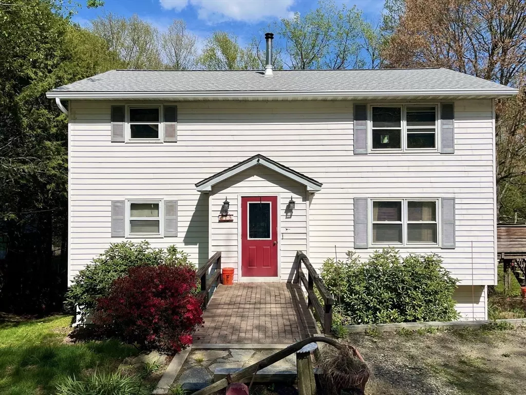 Holland, MA 01521,15 Old County Rd