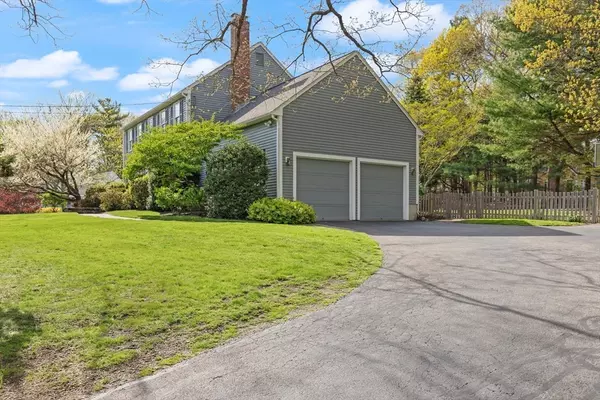 Norfolk, MA 02056,12 School Street