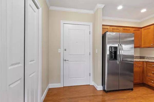 Bedford, MA 01730,70 Great Rd #B