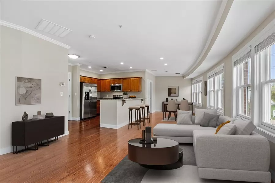 70 Great Rd #B, Bedford, MA 01730