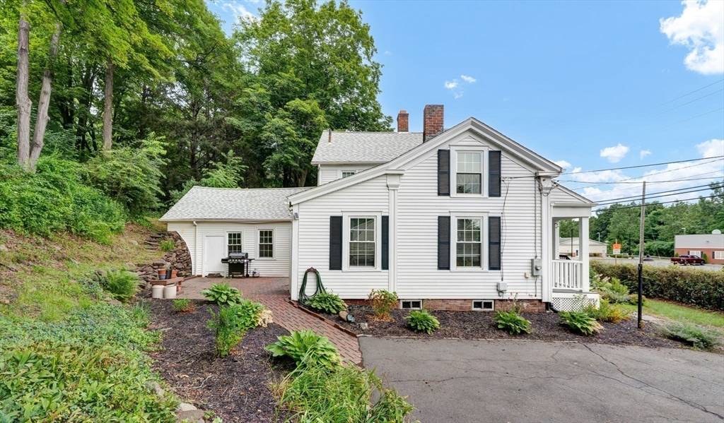 Agawam, MA 01030,268 S Westfield St