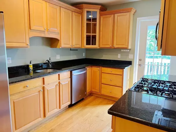 30 Parker St #30, Watertown, MA 02472