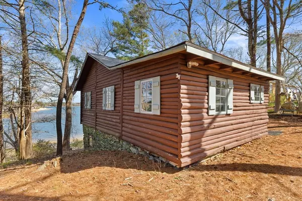 Bourne, MA 02532,23 Pine Ridge Rd