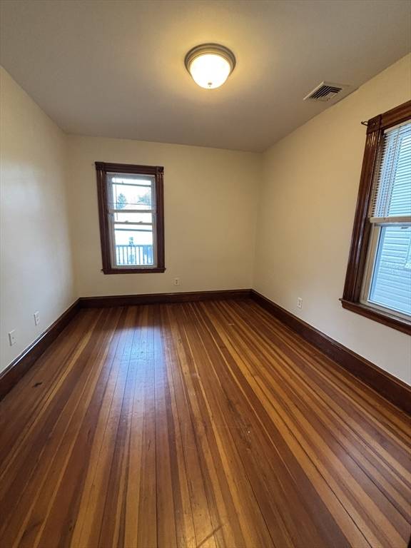 Boston, MA 02125,18 Taft St #3