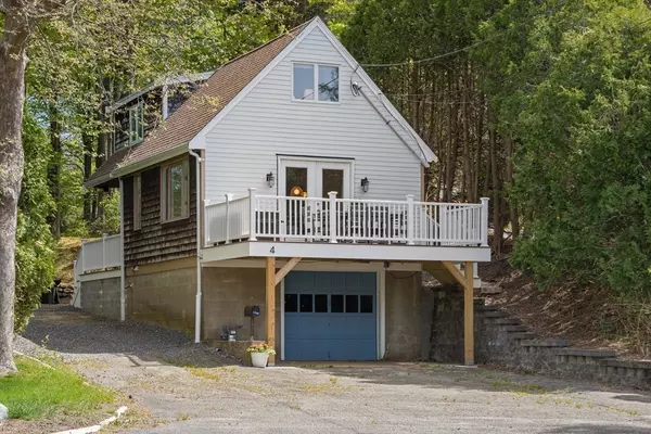 Ipswich, MA 01938,4 Agawam Avenue
