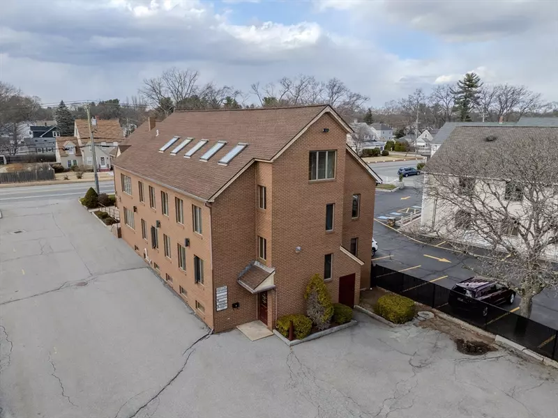 221 Chelmsford Street #2, Chelmsford, MA 01824