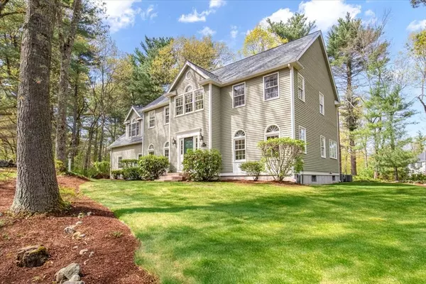 Walpole, MA 02081,4 Courtney Rd