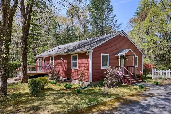 137 Old Sunderland Road, Montague, MA 01351